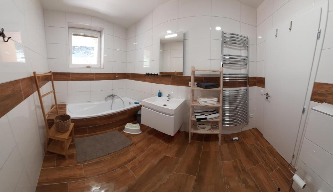 Lisny 105 Cely Novy Dum Se Zahradou U Jizery A Cyklo-Stezky New House By Jizera River And Bicycle Path Zelezny Brod Exterior foto